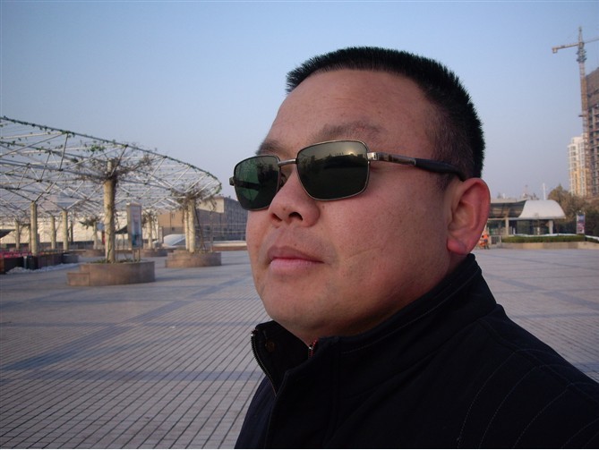泉哥看聊.jpg