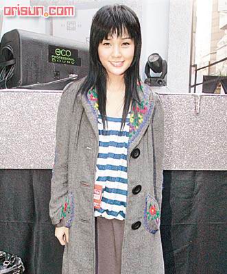 香港女歌手謝安琪奉子成婚 承認(rèn)下月擺酒宴(圖)